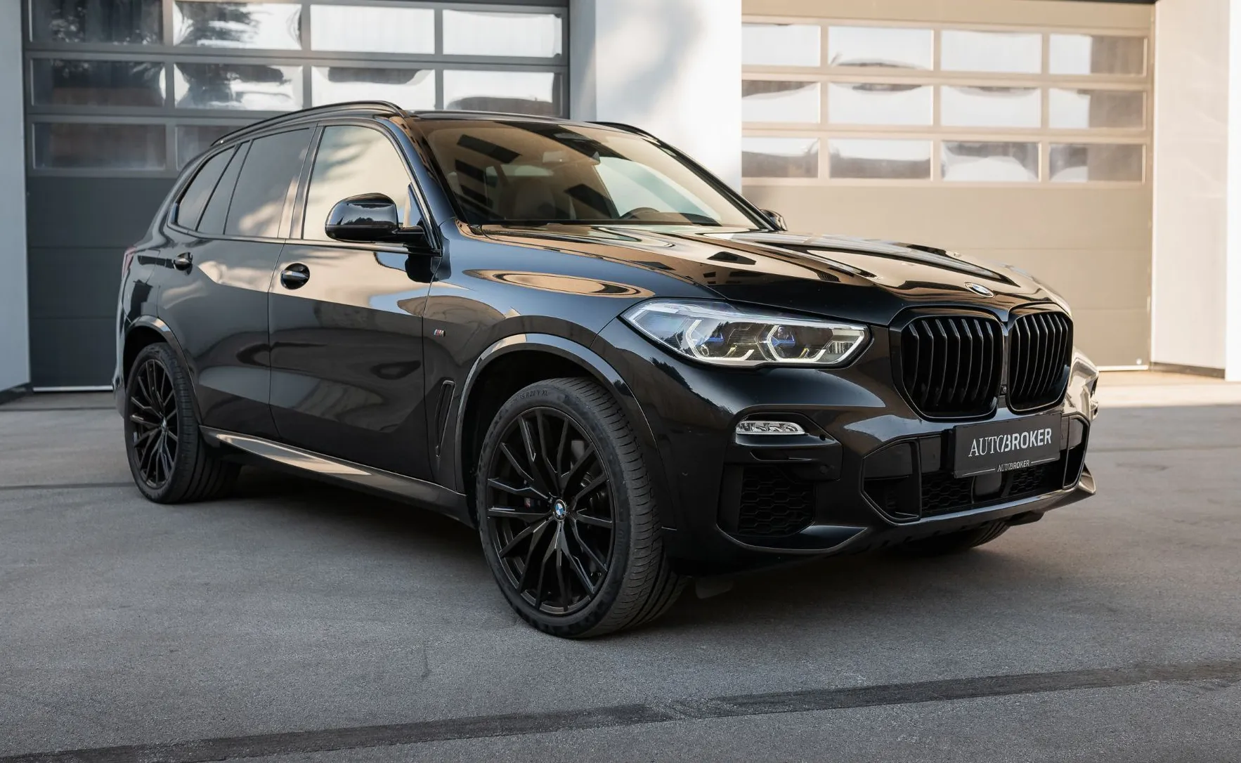 Zunanja slika - BMW X5 - serija : M50i Adaptivno M podvozje HarmanK Night vision - 3