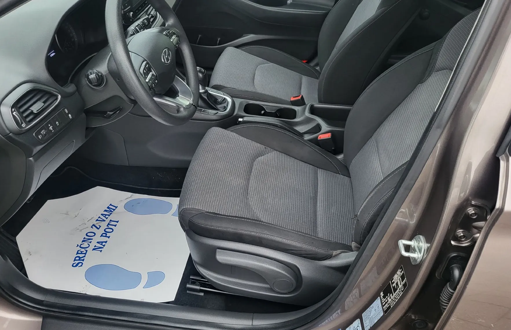 Zunanja slika - Hyundai i30 Wagon - 1.5 110 MPI TREND-slo-1last-ac-el.paket-servisna - 6