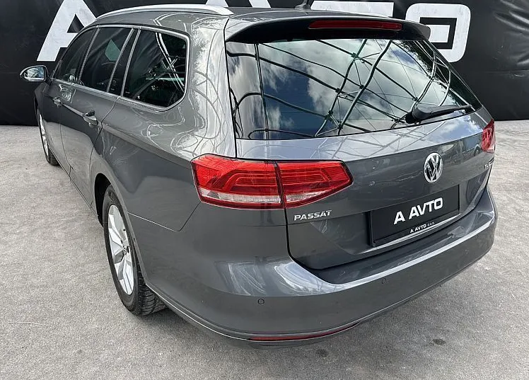 Zunanja slika - VW Passat - Variant 1.6 TDI DSG COMFORTLINE-NAVI-KAMERA-ACC-ALU... - 5