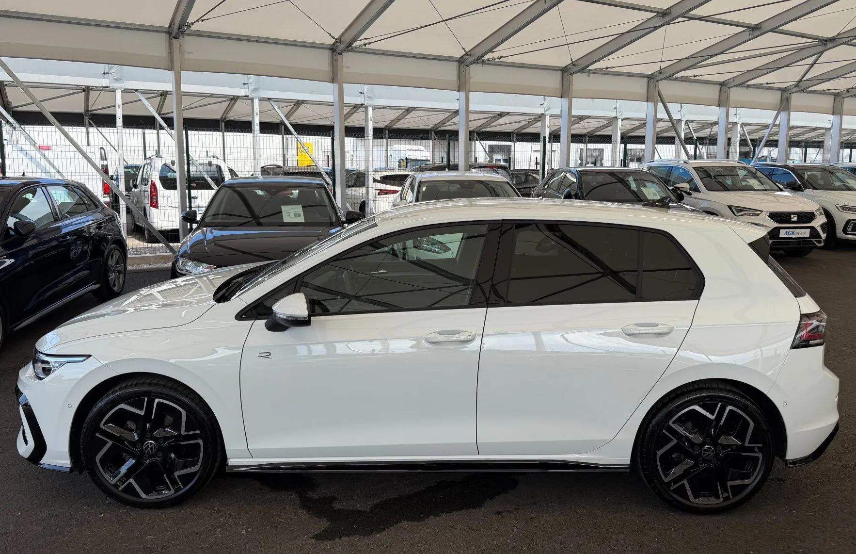 Zunanja slika - Volkswagen Golf - 4JOY 1.5 eTSI DSG SLO-1.LASTNIK MATRIX LED-KAMERA - 3