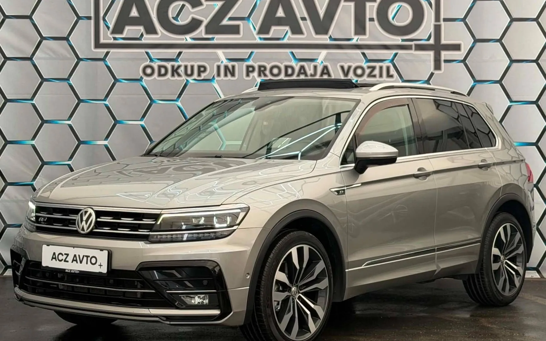 Zunanja slika - Volkswagen Tiguan - 2.0 TDI•DSG•4X4•PANO•R LINE•FUL LED•VIRTUAL•ACC• - 3
