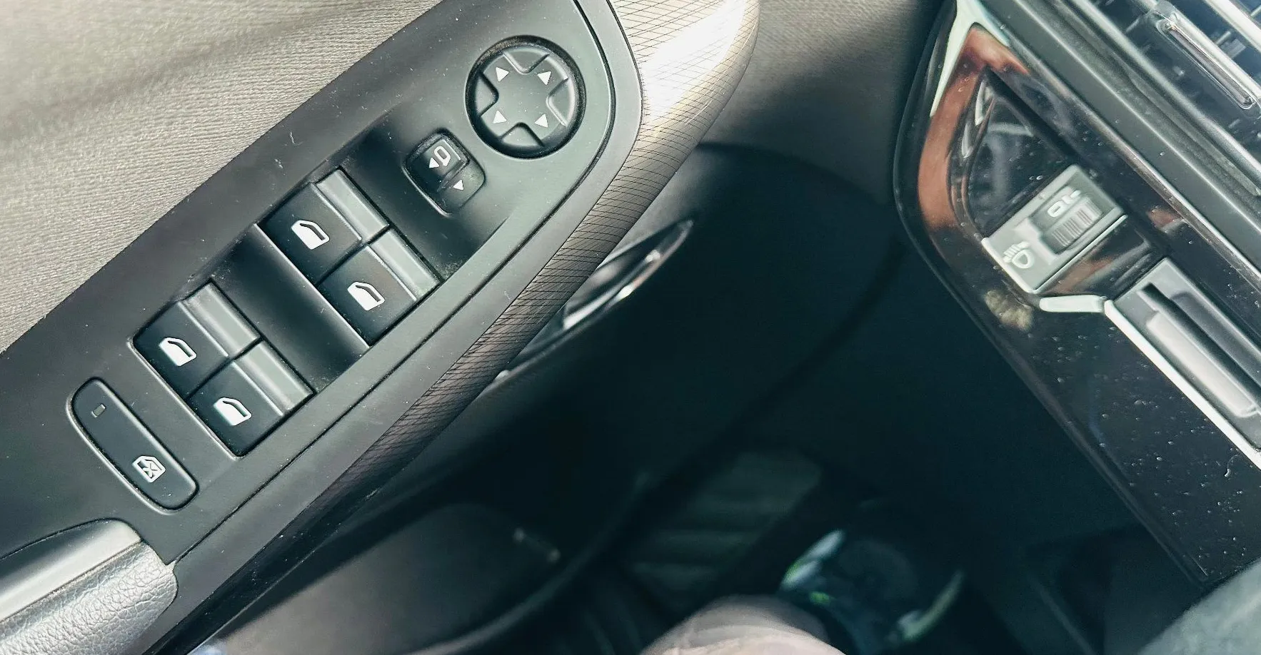 Zunanja slika - Citroën C4 Grand Picasso - BlueHDi 150 S S Feel - 6