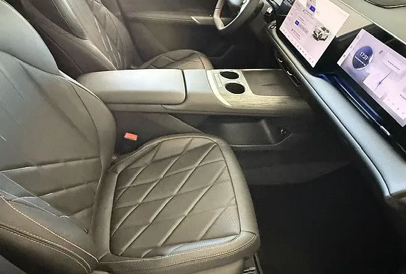 Zunanja slika - Changan CS75 Plus - 8AT + KOMPLET ZIMSKIH PNEVMATIK • NA ZALOGI - 8