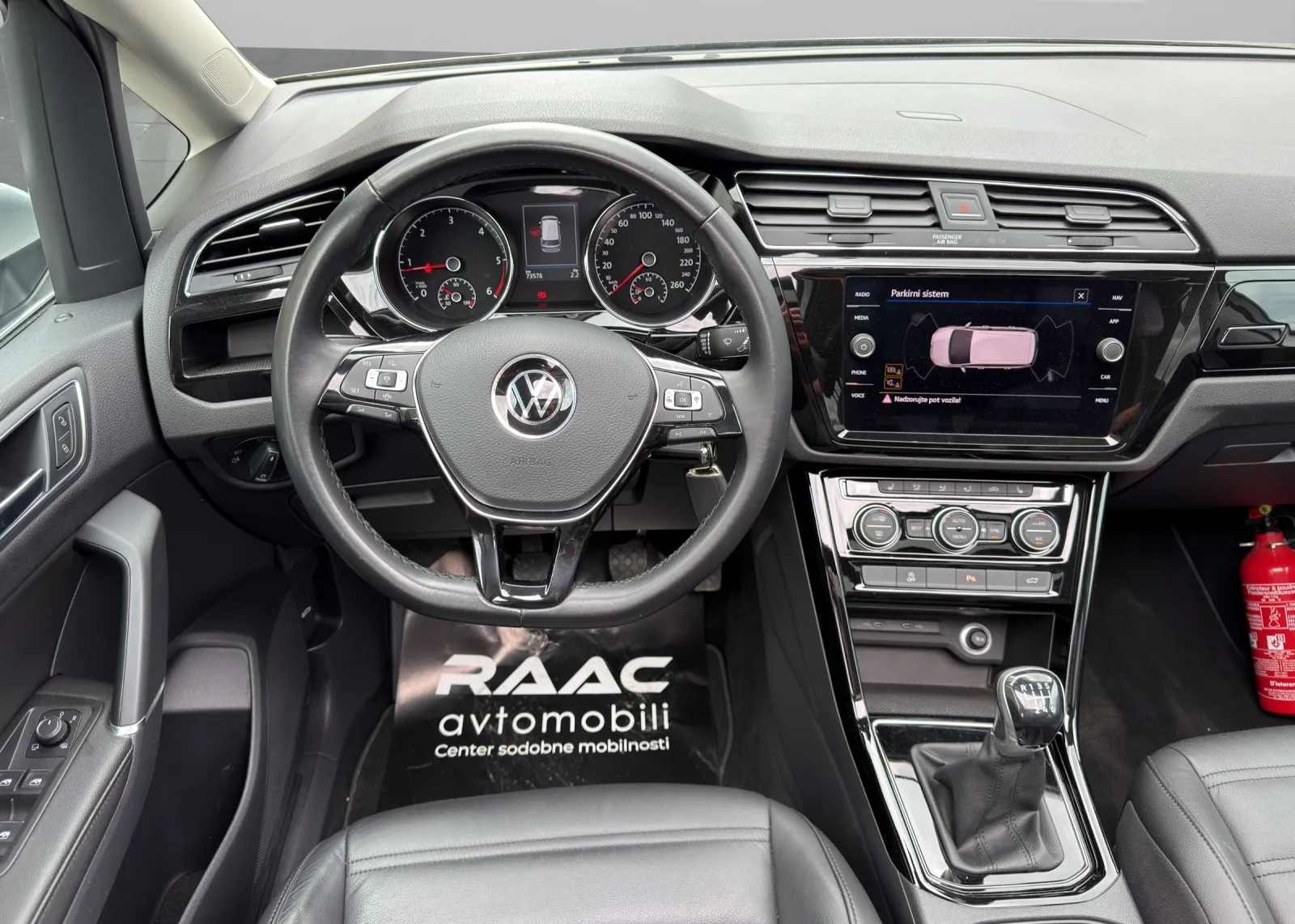 Zunanja slika - Volkswagen Touran - 2,0 TDI BMT Family DSG - 8