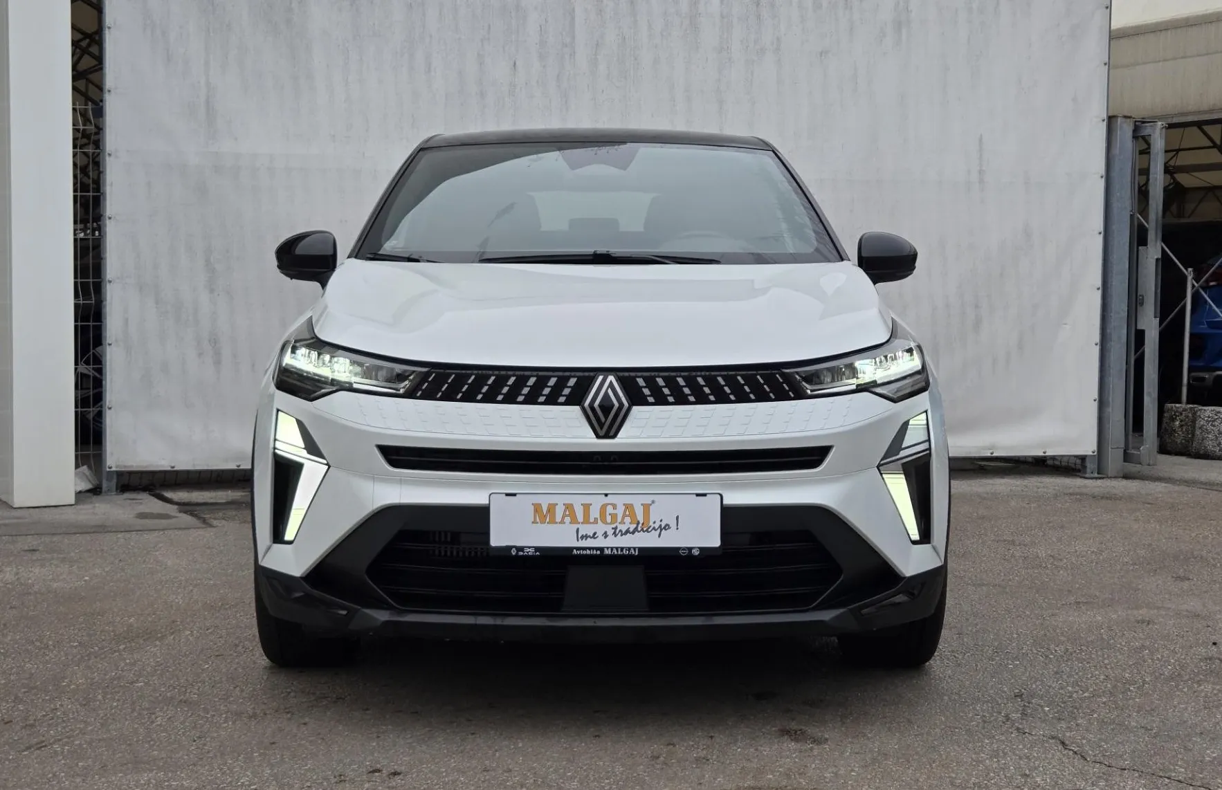 Zunanja slika - Renault Captur - Techno TCe140 Avtomatik +Paket Navi. in parkiranje - 2
