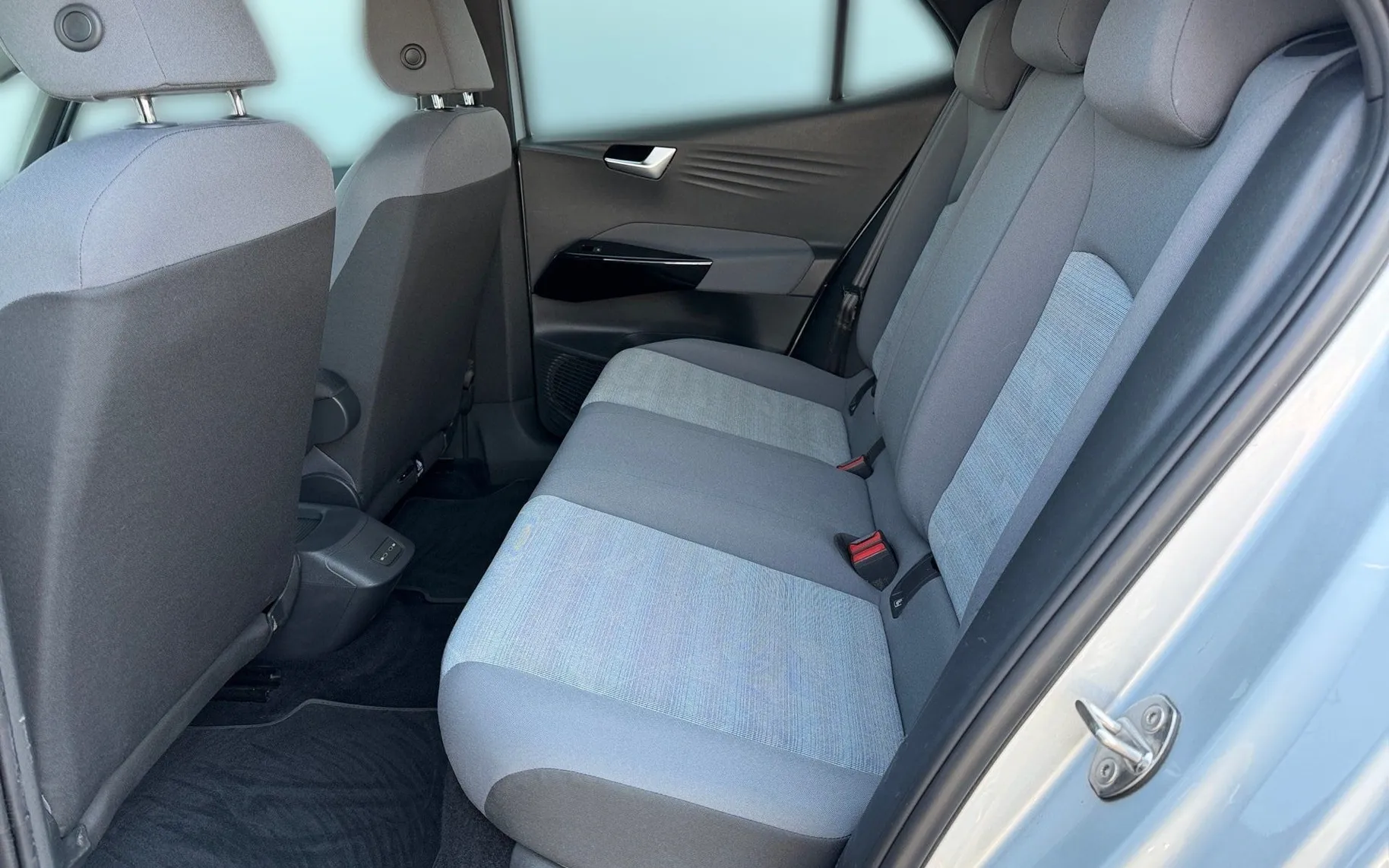 Notranja slika - Volkswagen ID.3 - PRO  58 kWh -IQ Light Gretje sedežev in volana-N.. - 11