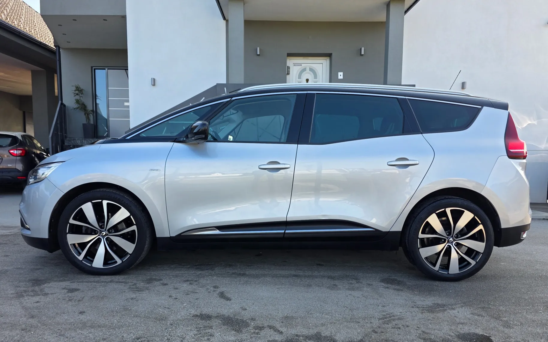 Zunanja slika - Renault Scénic - Grand  Blue dCi 120 Limited - 2