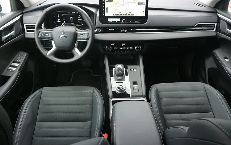 Zunanja slika - Mitsubishi Outlander - 2.4 PHEV Intense Auto 4WD - 7