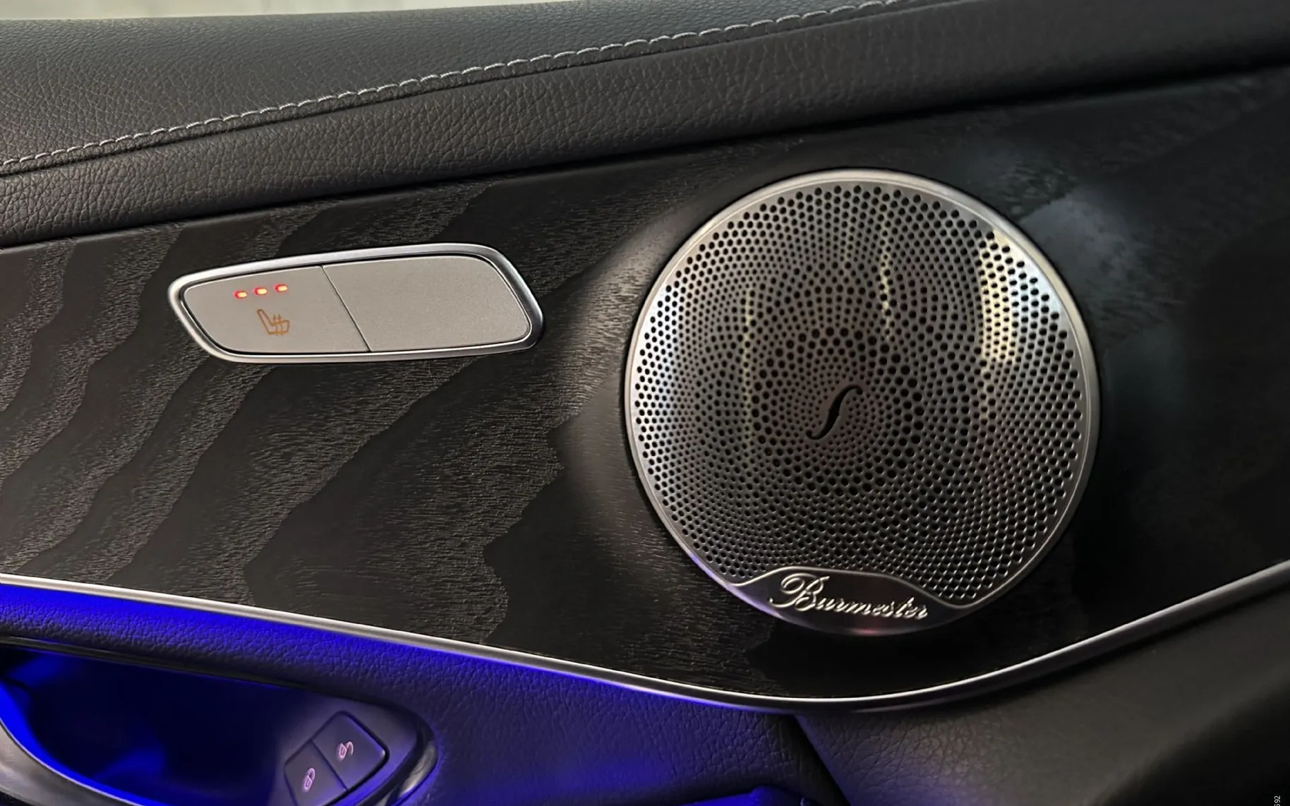 Notranja slika - Mercedes-Benz GLC-Razred - 300 4Matic |AMG|Pano|ACC|360K|Burmester|Kljuka|... - 12