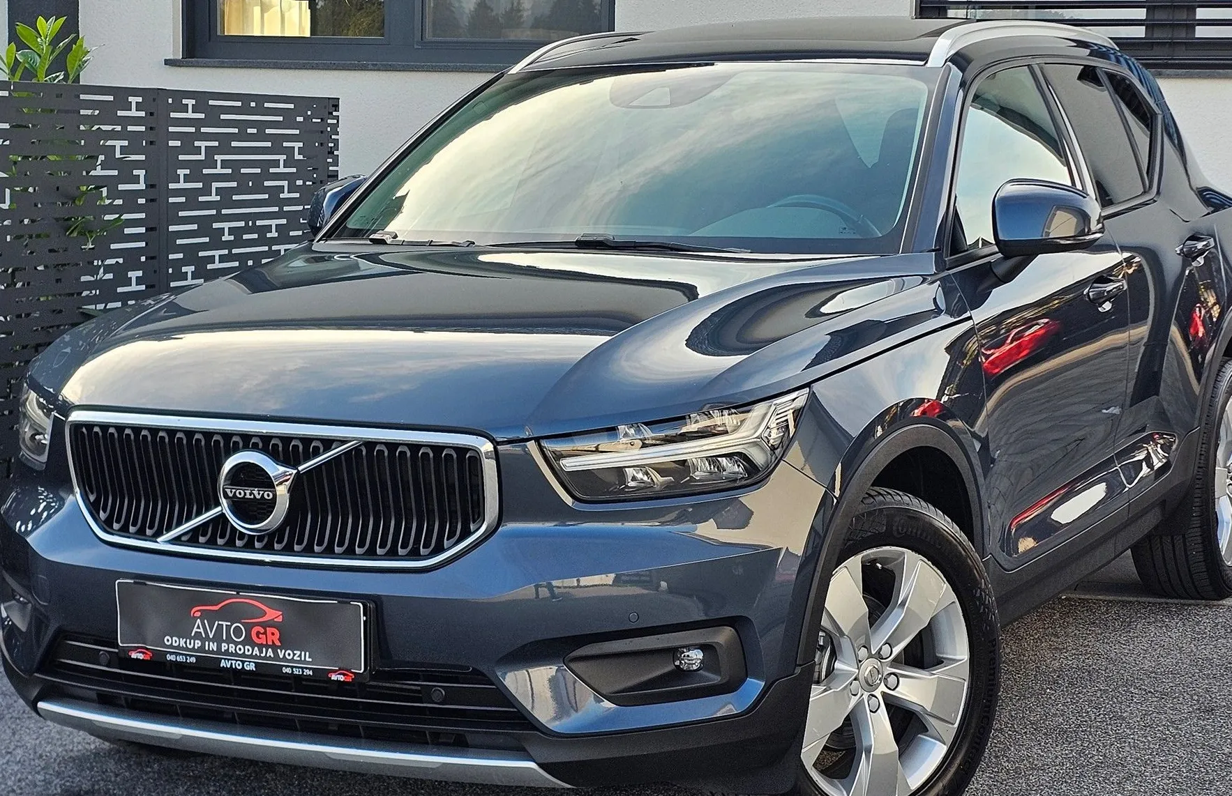 Zunanja slika - Volvo XC40 - Momentum- 1.LAST.-KAMERA-PANORAMA-fUL LED-Le 99.0 - 7