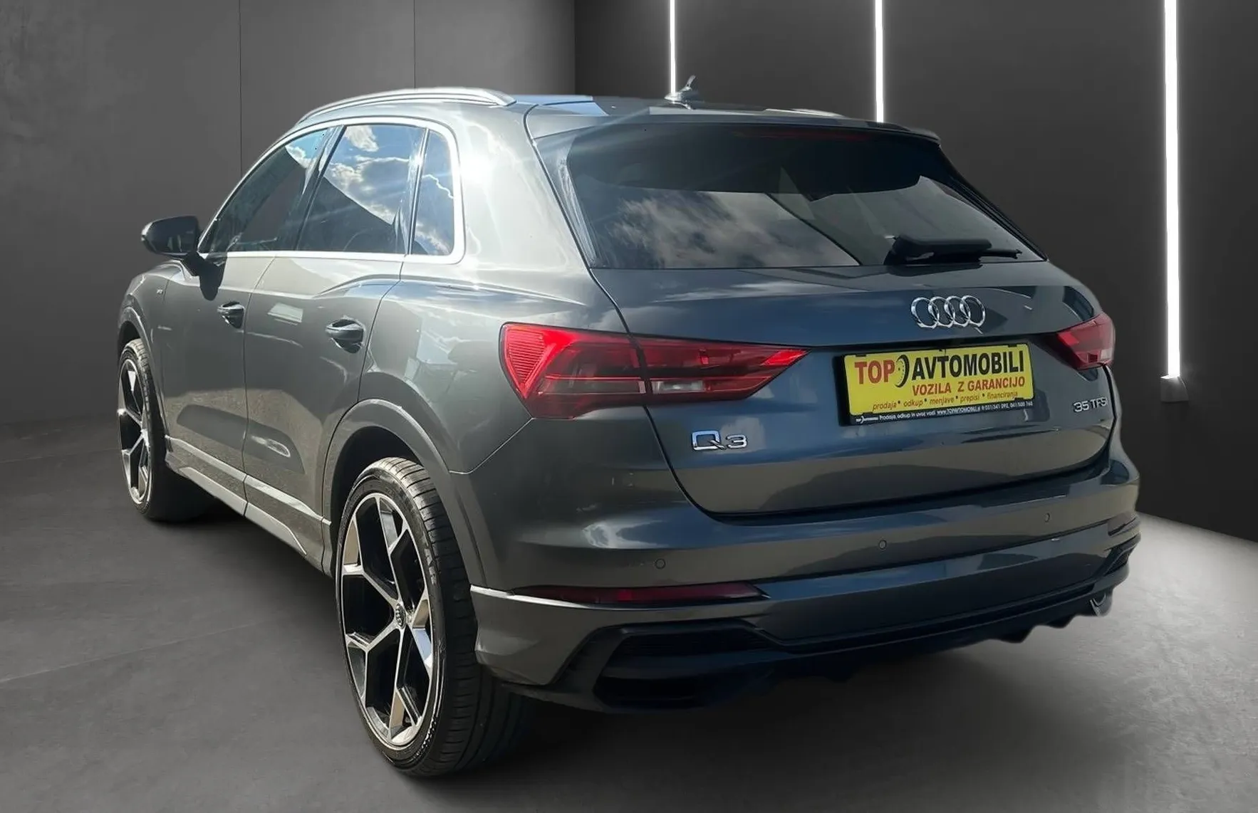 Zunanja slika - Audi Q3 - 35 TFSI S-LINE NAVI ACC MRTVI KOTI LINE ASSIST T - 5