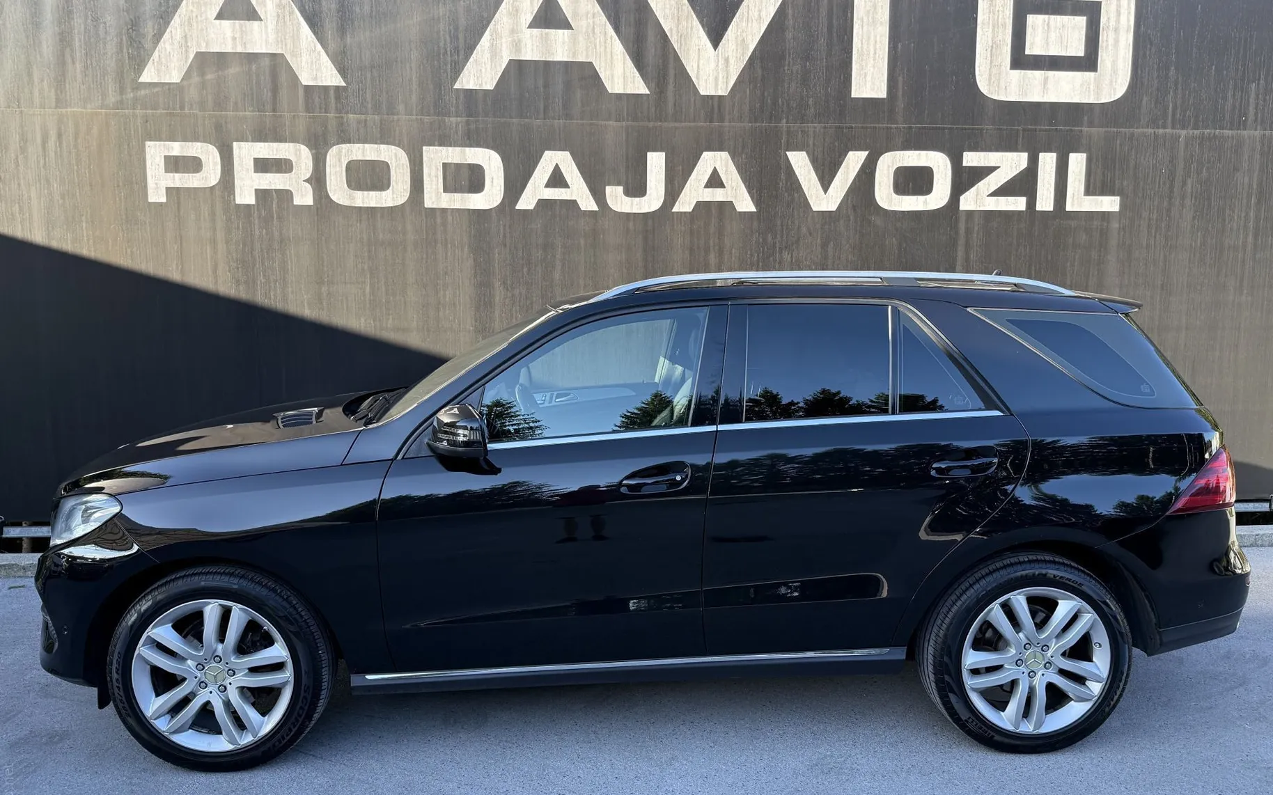 Zunanja slika - Mercedes-Benz GLE-Razred - GLE 250d-PANORAMA-360°-USNJE- NAVI-H K - 4