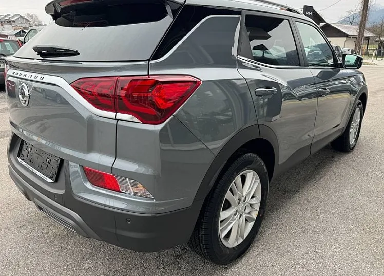 Zunanja slika - SsangYong Korando - 1.5 T-GDI 120 kW Style 4x4 M T - 3
