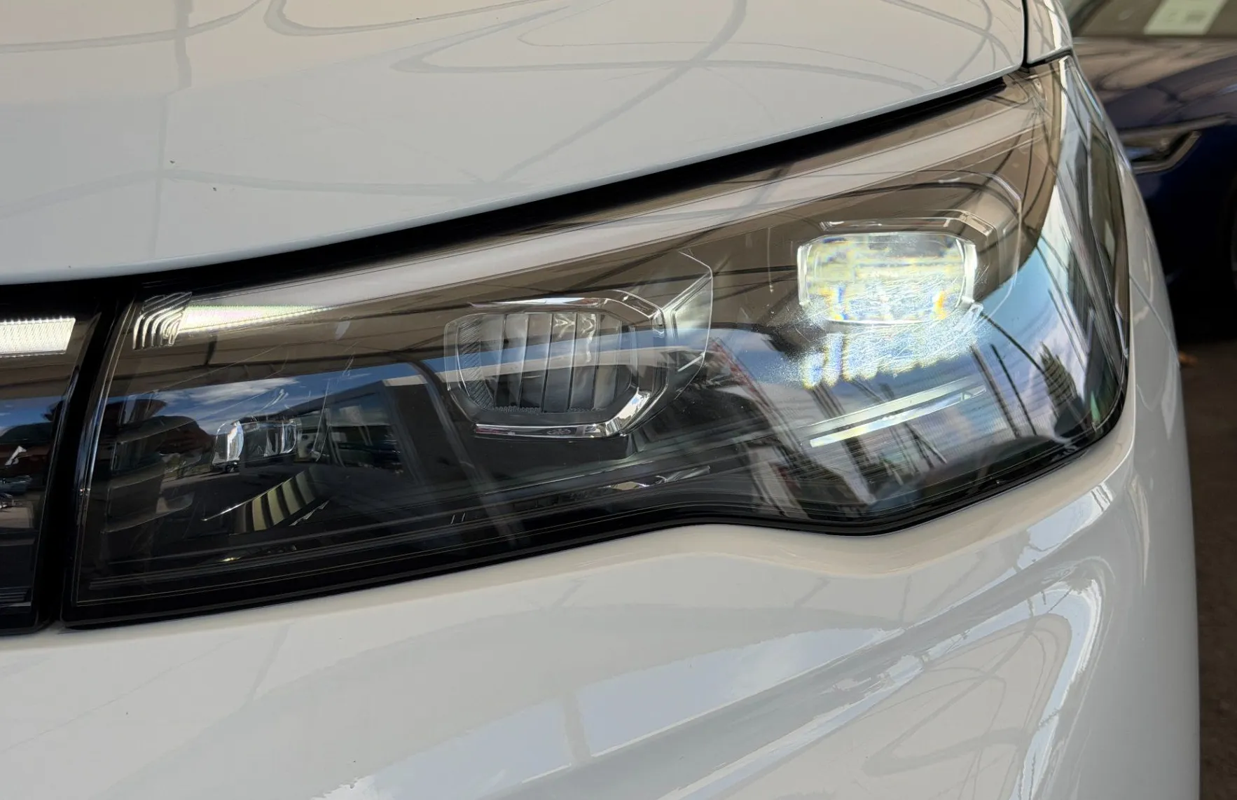 Zunanja slika - Volkswagen Tiguan - R-Line 2.0 TDI 4MOTION DSG - KLJUKA - WEBASTO - 2