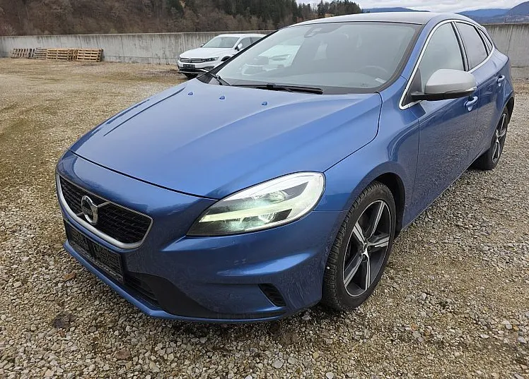 Zunanja slika - Volvo V40 - T3 A R-Design Polar+ FULLED•PANOR•GRETJE•KAMER•17C - 2