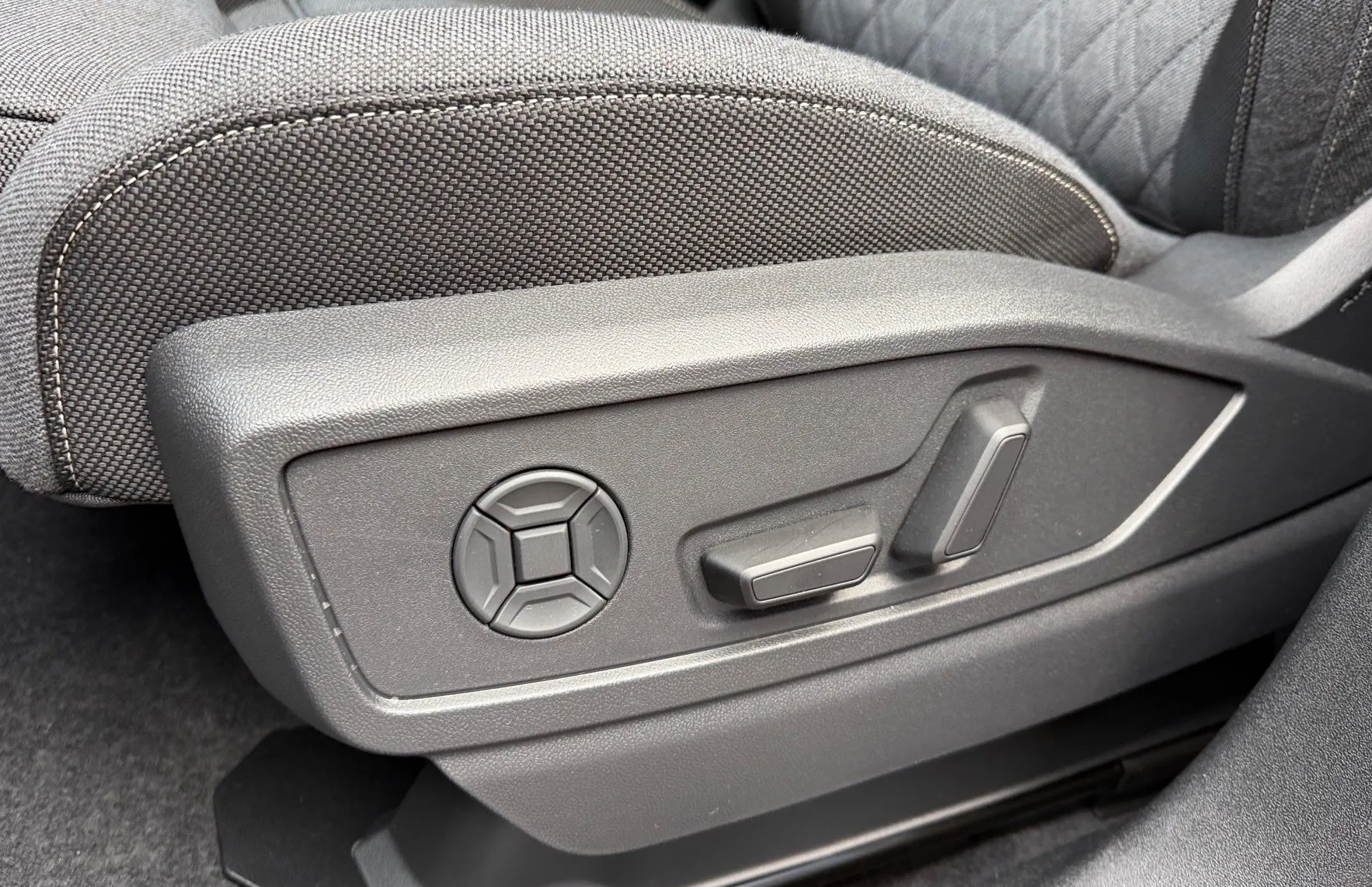 Zunanja slika - Audi Q5 Sportback - TFSI quattro 150kW - 16