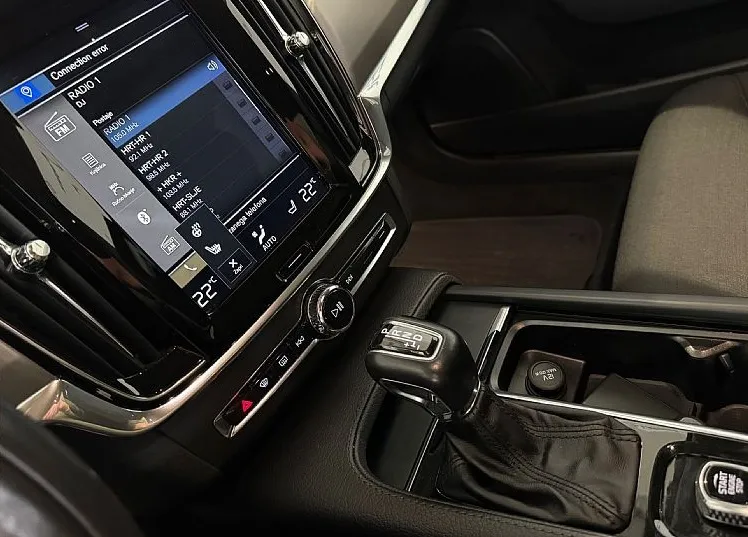 Zunanja slika - Volvo V90 - D3 Momentum-LED-PDC-KLJUKA - NAVI - VRHUNSKI - 19