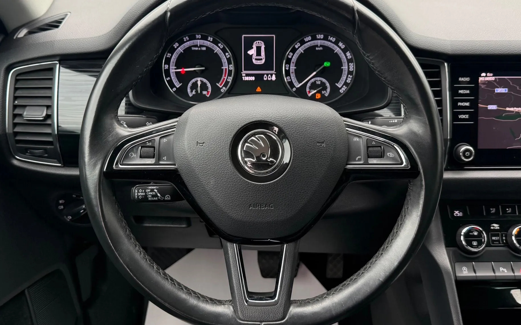 Zunanja slika - Škoda Kodiaq - 2.0TDI|140kW|4X4|DSG|AMBI|LED|1LASNIK|JAMSTVO... - 12