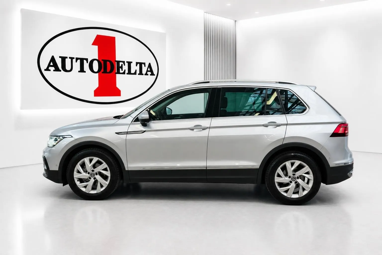 Zunanja slika - Volkswagen Tiguan - 2.0 TDI SCR BMT DSG Elegance 110kW... - 3