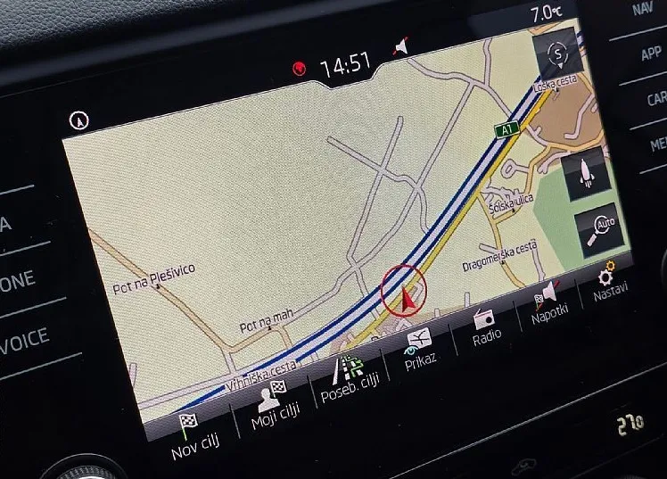 Zunanja slika - Škoda Octavia - 1.6 TDI STYLE ALU PLATIŠČA-PDC-NAVIGACIJA - 15