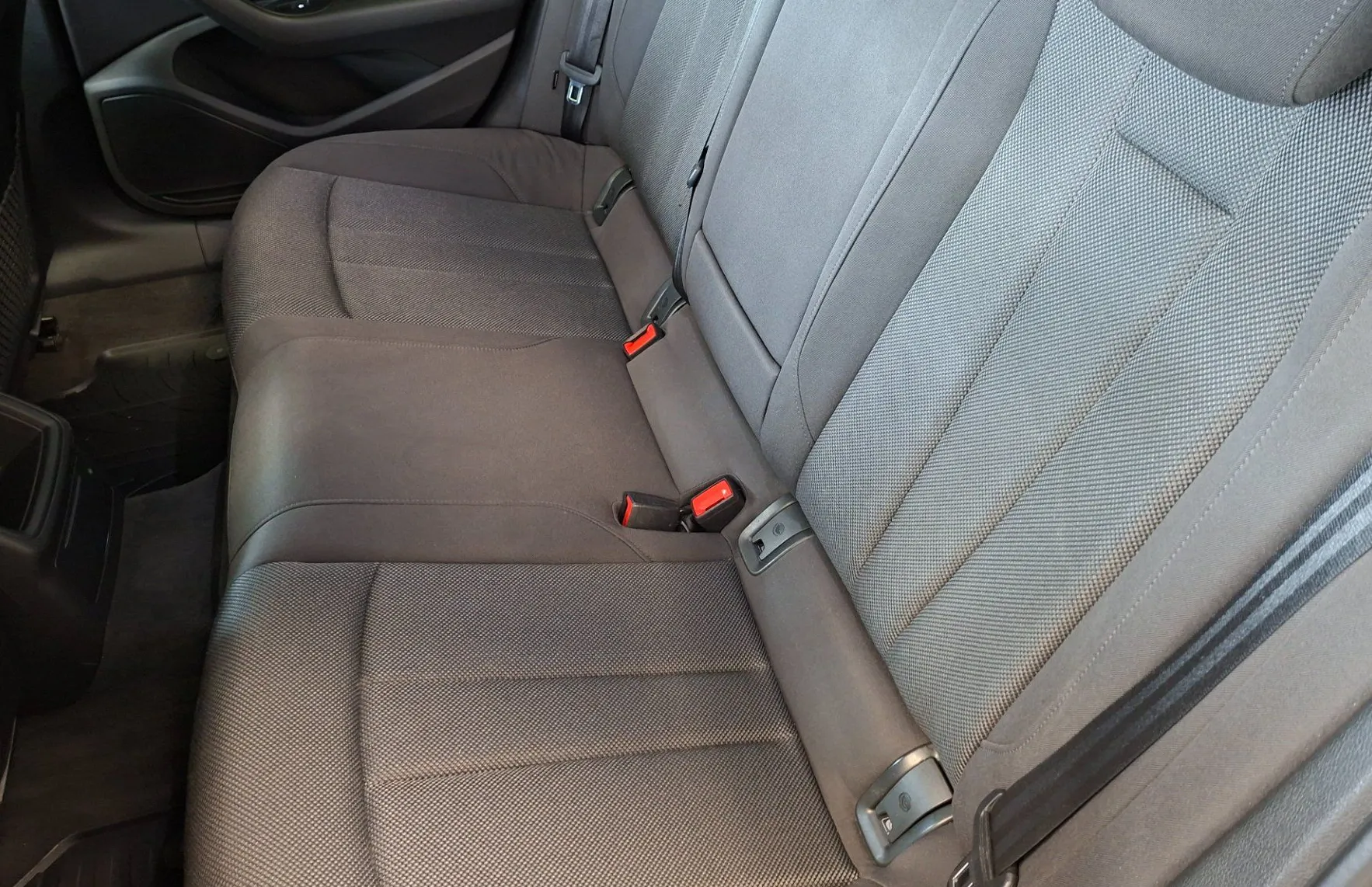 Zunanja slika - Audi A4 - Avant quattro 2.0 TDI-LED-NAVI-KAMER-PDC-VLEČNA-ODLIČEN- - 16