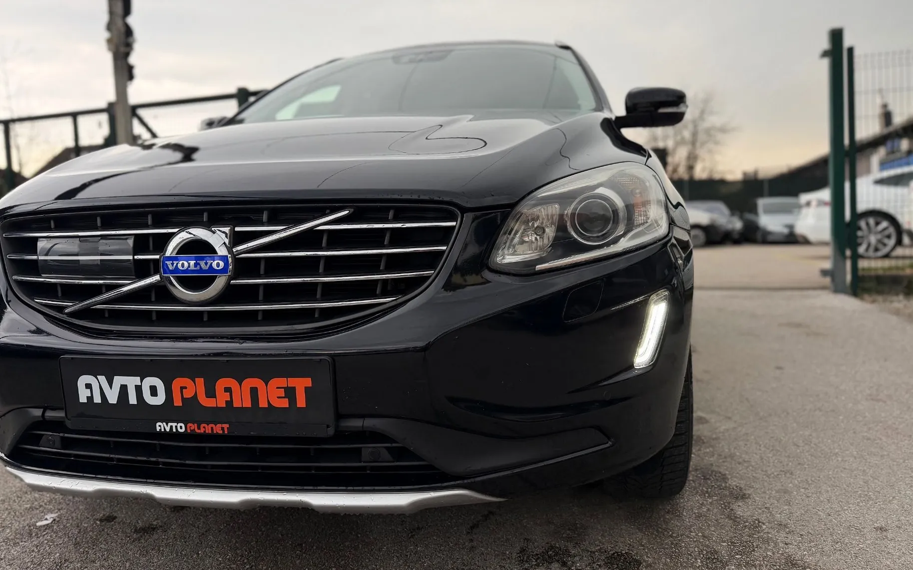Zunanja slika - Volvo XC60 - D4 Summum AUT. LED XENON ACC NAVI BLS VIRTUAL - 10