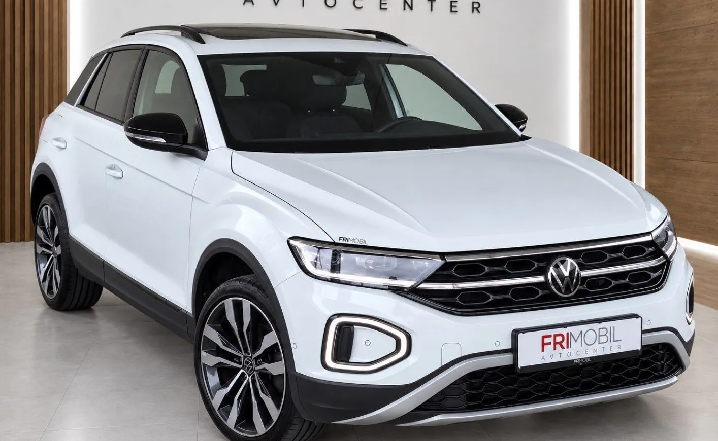 Zunanja slika - Volkswagen T-Roc - 1.5 TSI Sport DSG•PANO•MRTVI KOTI•KEYLESS•ACC• - 2