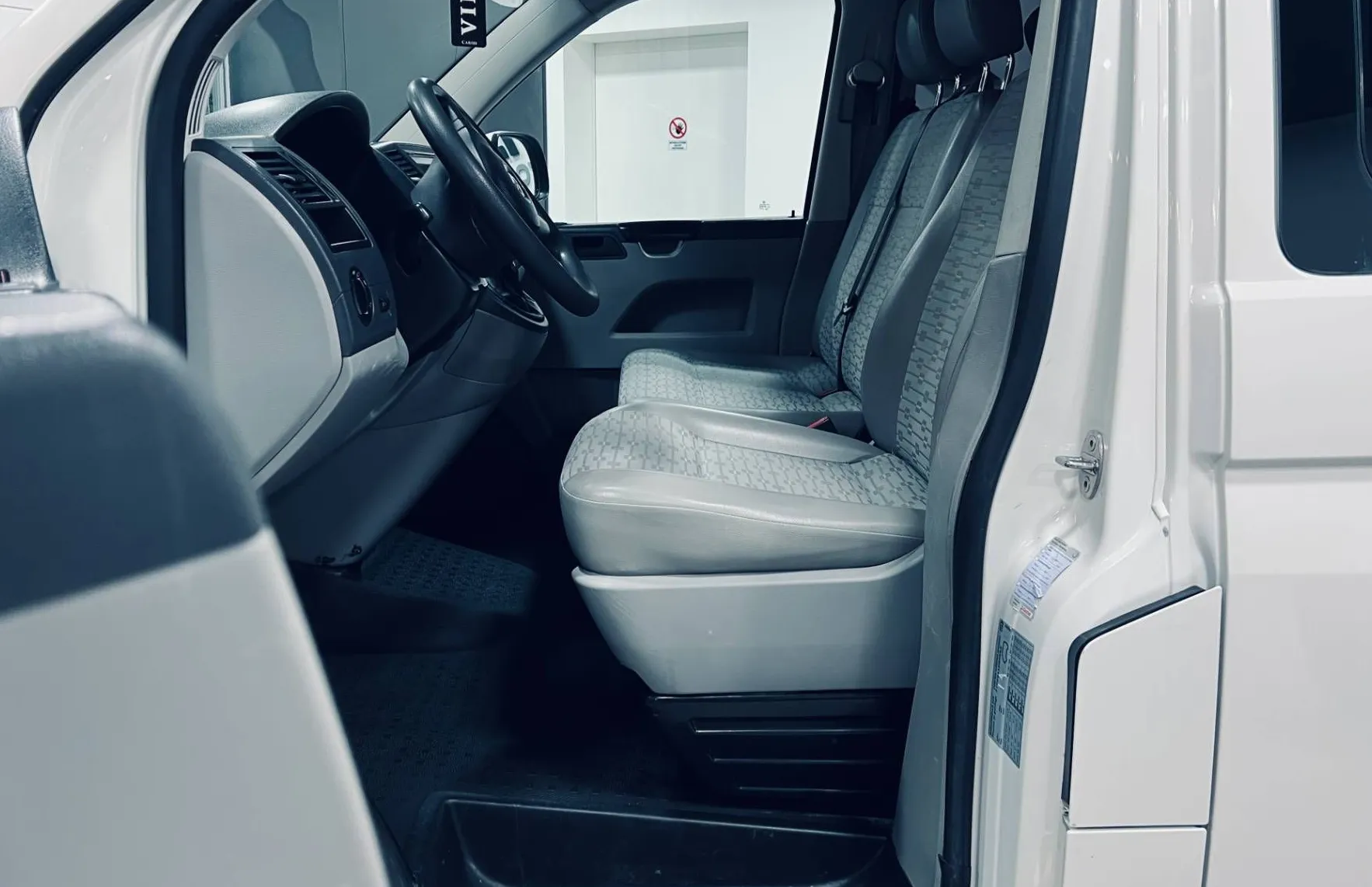 Zunanja slika - VW Transporter - 8+1 - 11