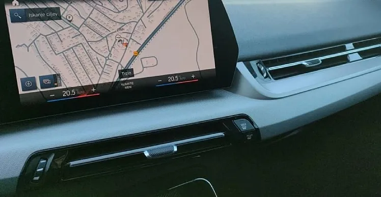 Zunanja slika - BMW X1 - serija :  xDrive20d AT ACC - LED - MRTVI KOTI - 16