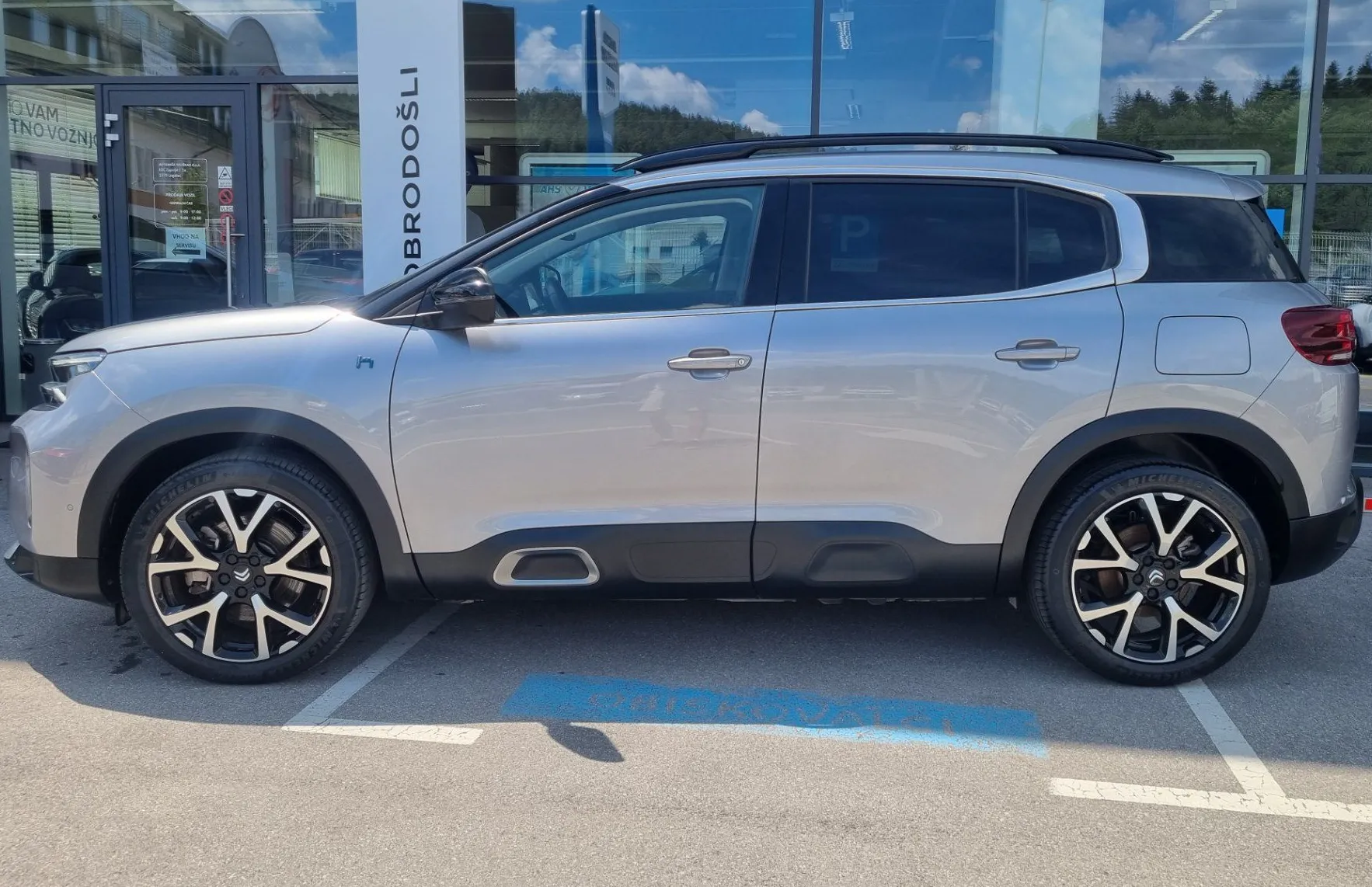 Zunanja slika - Citroën C5 Aircross - 1.6PHEV 225 Shine Pack - Avtomatik - SAMO 27.072KM - 5