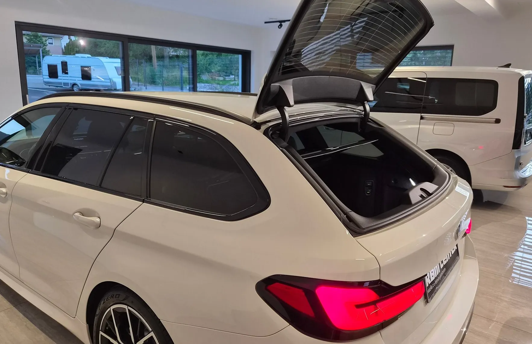 Zunanja slika - BMW Serija 5 - Touring: 520d xDrive MSPORT|LASER|HUD|VL.KLJUKA|KEYLESS| - 7