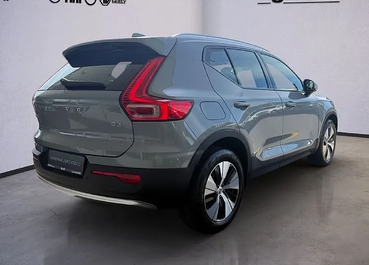 Zunanja slika - Volvo XC40 - B3 bencin 163hp AUT FWD DCT  SLO vozilo 1.lastnik - 9