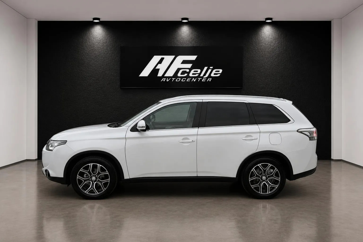 Zunanja slika - Mitsubishi Outlander - 2.2D-4X4-XENON-NAVI-KAMERA-LIZING TUJCE-ŠIBEDAH- - 6