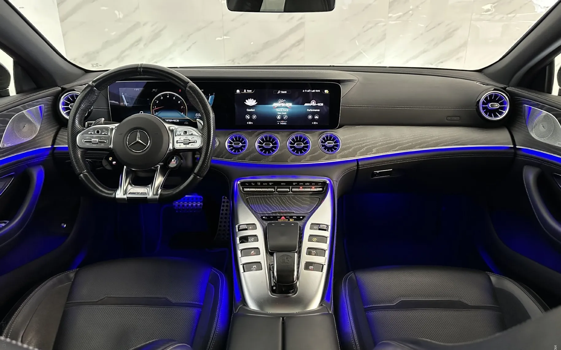 Notranja slika - Mercedes-Benz AMG GT 4-vratni Coupe - AMG 43 4MATIC+ |Pano|SoftC|ACC|Hlaj|360K|Burmest - 10