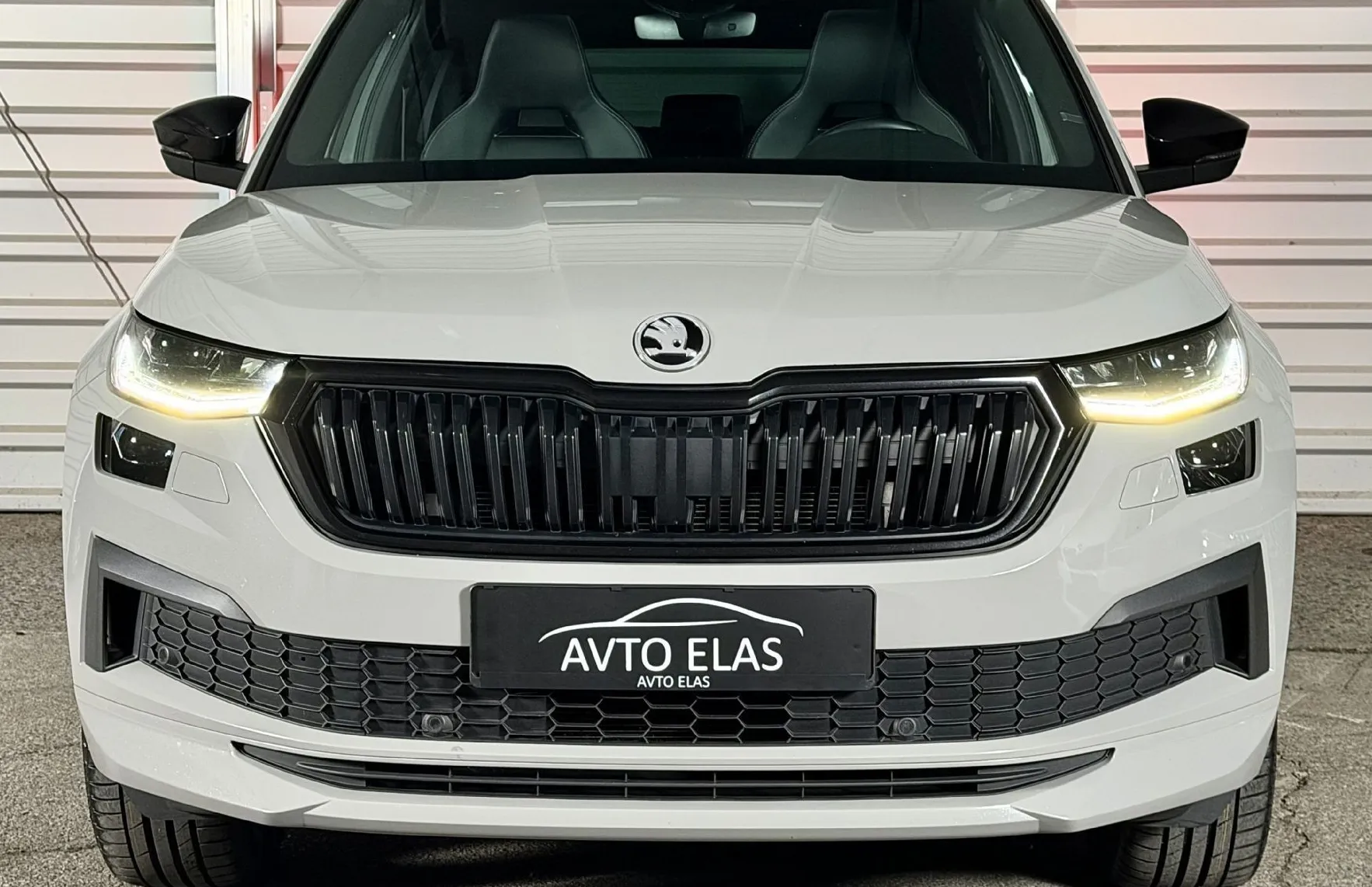 Zunanja slika - Škoda Kodiaq - 2.0 TDI SPORTLINE DSG - PANO - HLAJ GRET SED. - 2