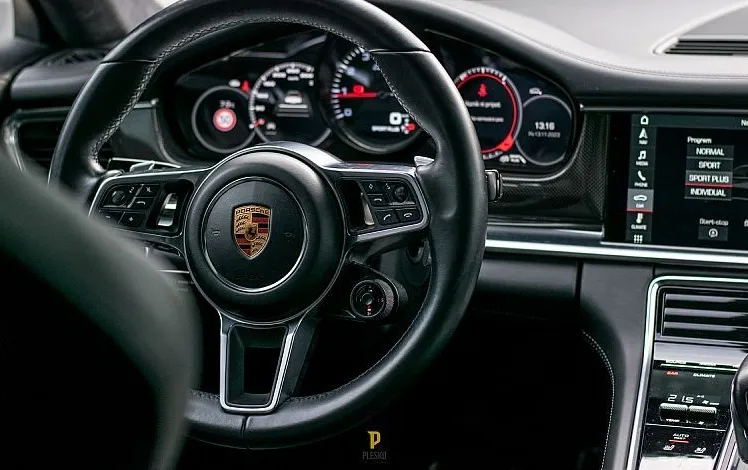 Zunanja slika - Porsche Panamera - 4.0 V8 TURBO 4WD - 8