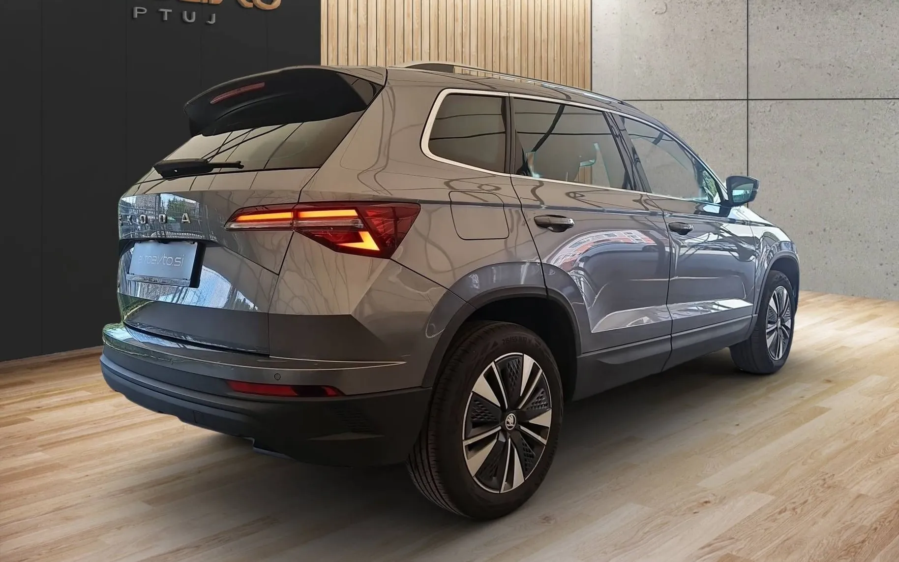 Zunanja slika - Škoda Karoq - 2.0 TDI Style•1. lastnik Slovensko poreklo... - 9