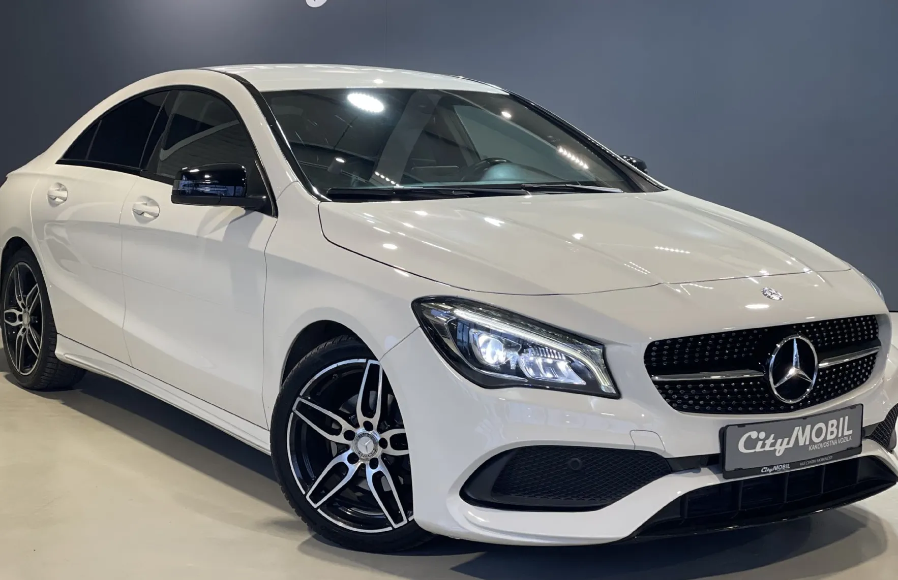Zunanja slika - Mercedes-Benz CLA-Razred - CLA-180-AMG LINE-TEMPOMAT-KAMERA-2XPDC-ALU-LED - 3