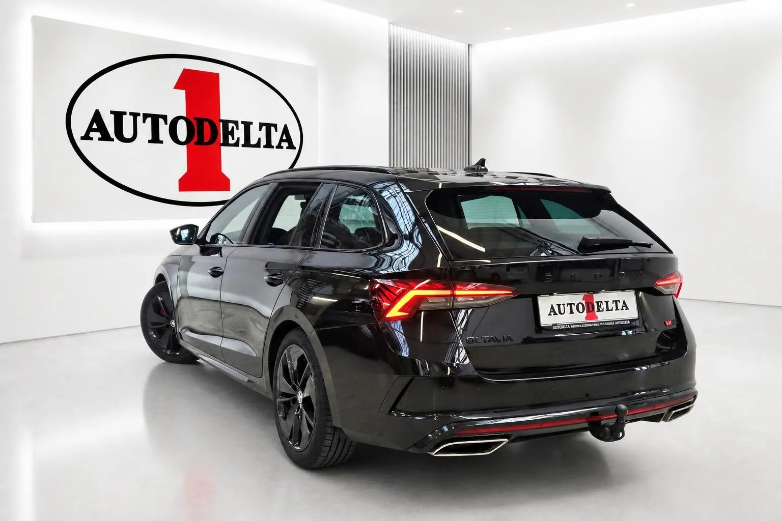 Zunanja slika - Škoda Octavia - Combi 2.0 TDI RS DSG - 4