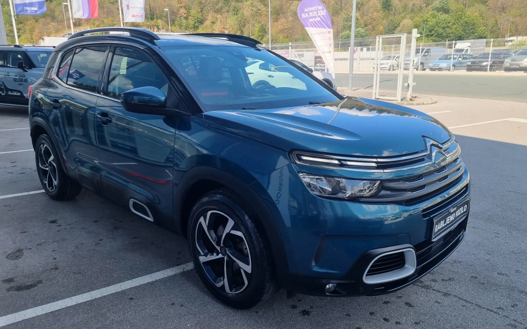 Zunanja slika - Citroën C5 - Aircross 1.2 PT Feel - VLEČNA KLJUKA - POTRJENA SERVISNA - 13