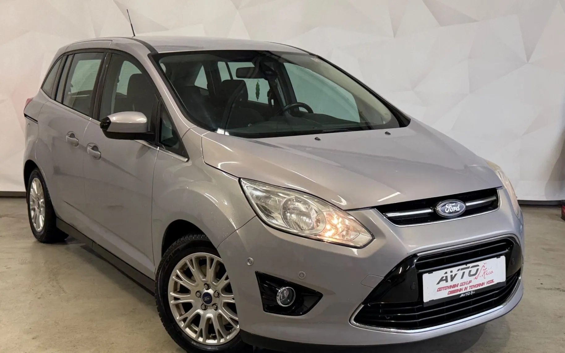 Zunanja slika - Ford Grand C-Max - 1.6 TDCi-7 SEDEŽEV-TEMPOMAT-NAVIGACIJA-PDC - 2