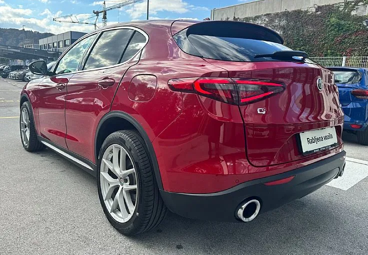 Zunanja slika - Alfa Romeo Stelvio - Q4 2.0 Turbo 280 First Edition Avt. - 3