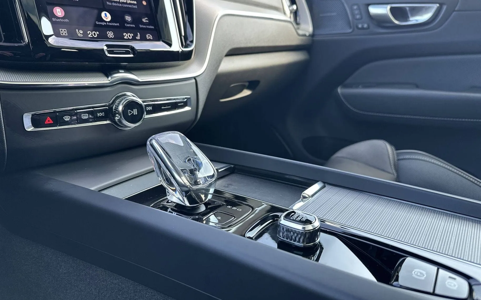 Notranja slika - Volvo XC60 - B4 P Plus Dark Avt. - 20