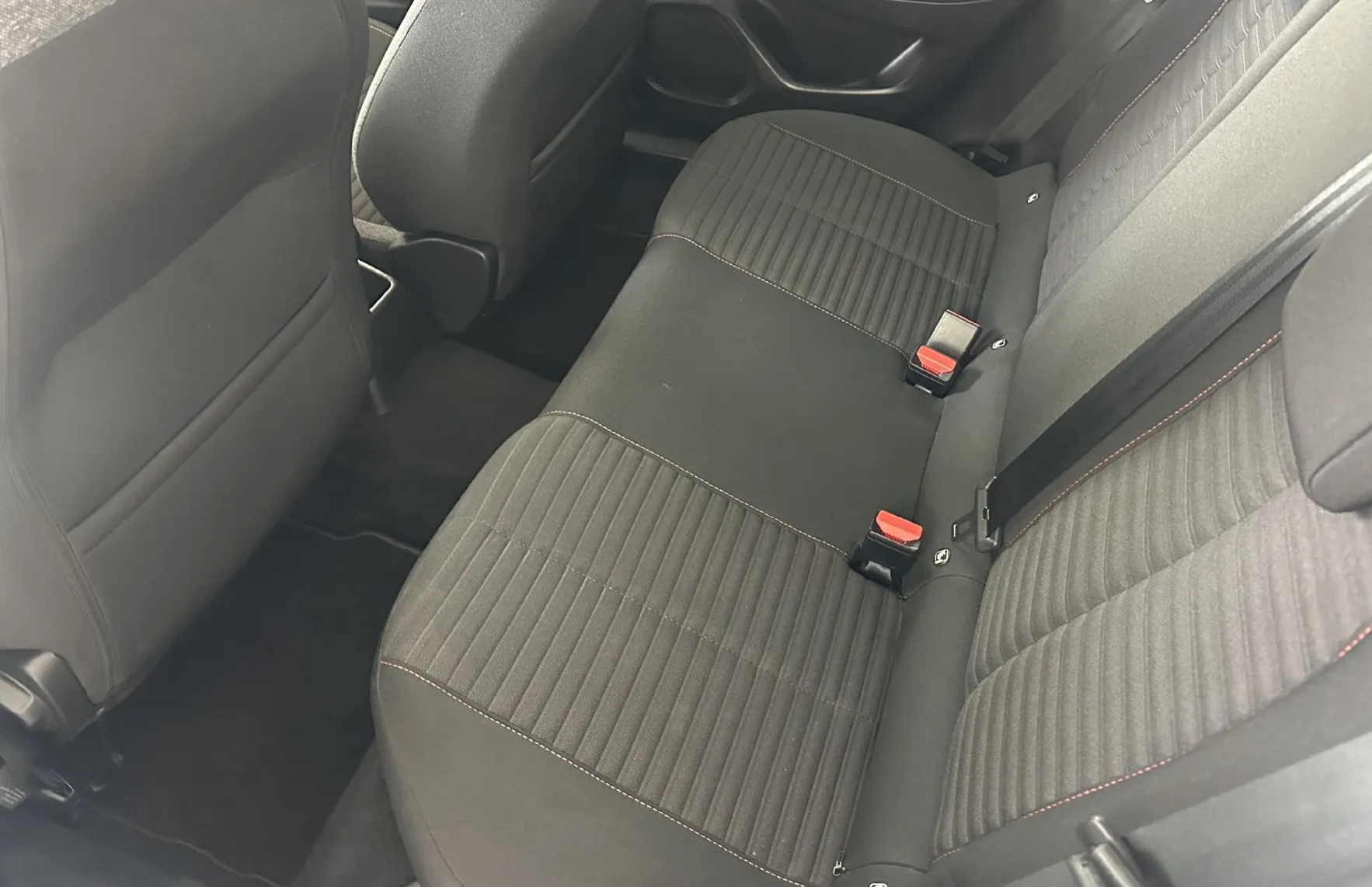 Zunanja slika - Peugeot 2008 - 1.5 BLUEHDI 130 ACTIVE.KAMERA.NAVI.LED.SAMO 90.000 - 5