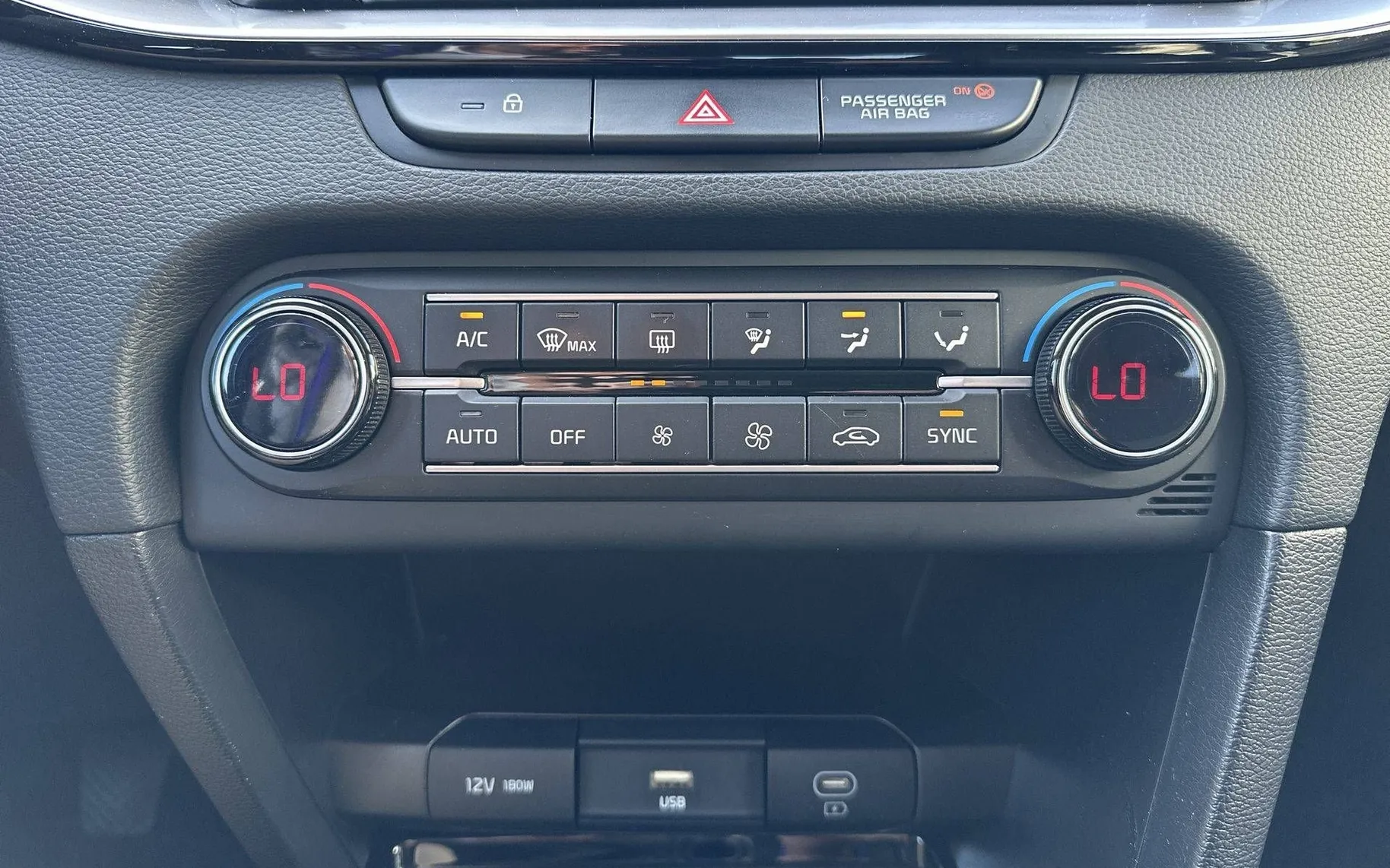 Notranja slika - KIA Ceed - 1.5 T-GDI EX Vision ISG - 19
