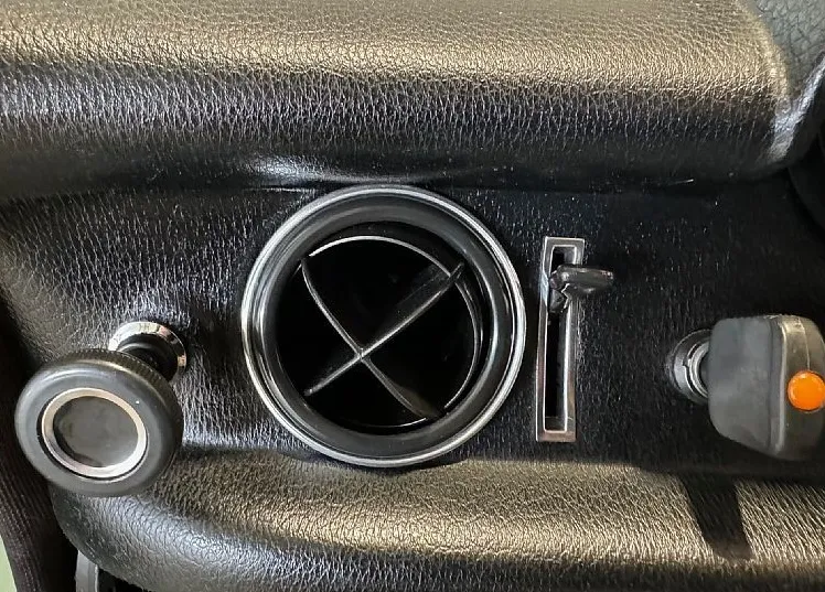 Zunanja slika - Mercedes-Benz E-Razred - 115 200D - KOT NOV - VOZILO V PRVI BARVI - 18