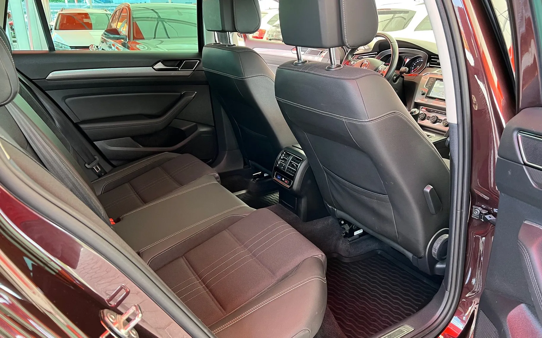 Notranja slika - VW Passat Alltrack - 2.0 TDI-4MOTION-ALLTRACK-BI-XENON-LED-SLO-NAVI-PDC - 12