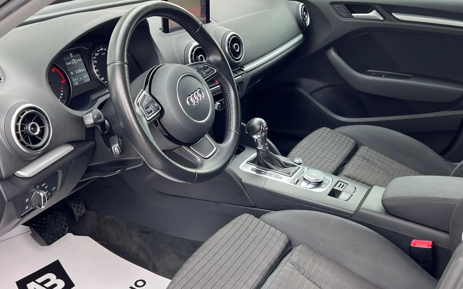 Notranja slika - Audi A3 - Sportback 2.0 TDI+NAVI+TEMP+S-tronic - 10