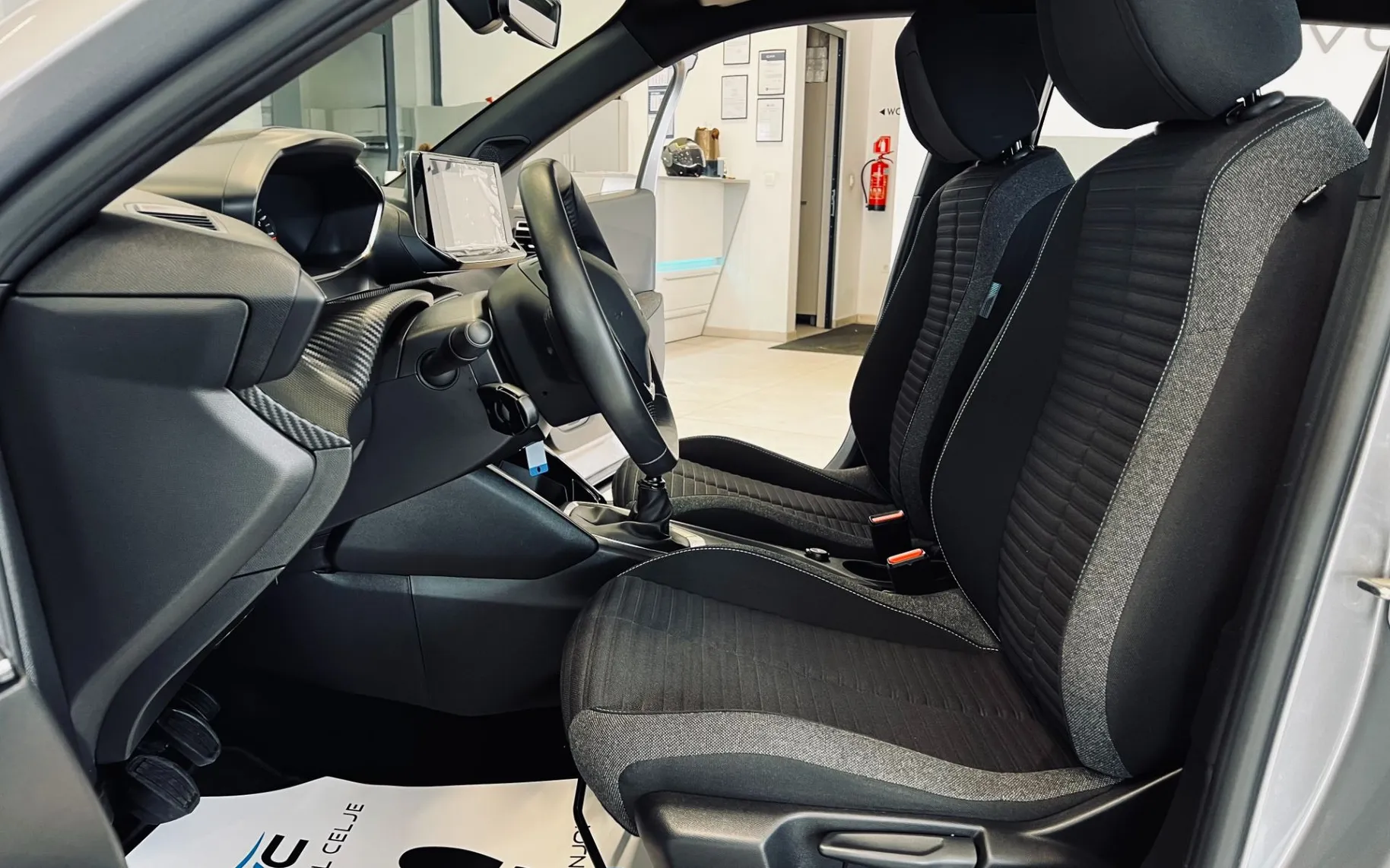 Zunanja slika - Peugeot 2008 - 1,2 PureTech 100 S&S Allure - 9