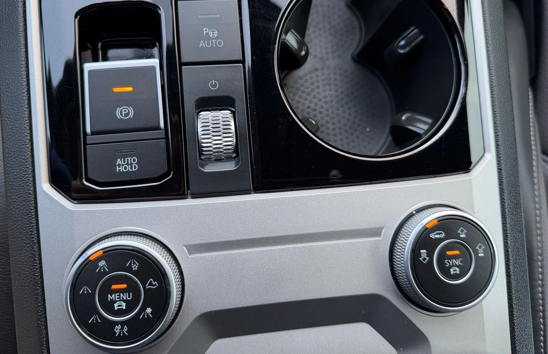 Zunanja slika - VW Touareg - V6 TDI BMT R-Line 210  285 -Zračno-Webasto-HeadUp. - 15